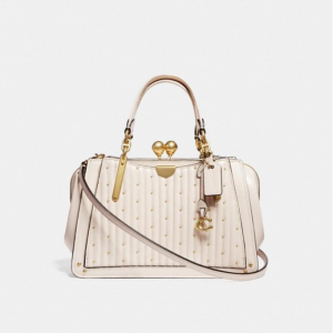 Coach Kisslock Dreamer 21 铆钉斜挎包