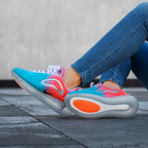 半价，耐克 Nike Air Max 720 女士运动鞋  @Foot Locker
