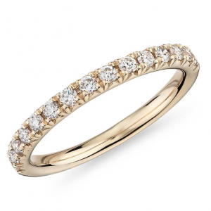 Blue Nile French Pavé 鑽石耳環