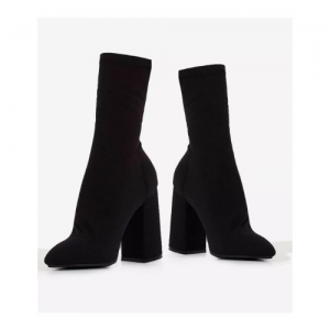 Chesta Block Heel 黑色粗跟踝靴