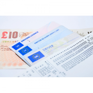 Driving Licence 如何在英国考驾照