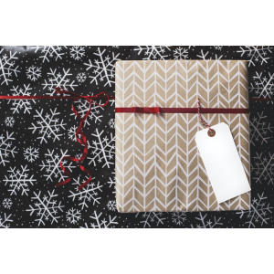 2025送礼攻略 - 适合送女朋友的礼物清单推荐（附国内外购买网站+8%返利）