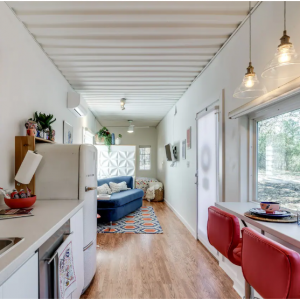 Airbnb - 德州凱勒周邊 精致集裝箱小屋Tiny House Getaway 