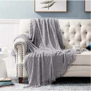 Bedsure 流苏装饰沙发毛毯 50 x 60" @ Amazon