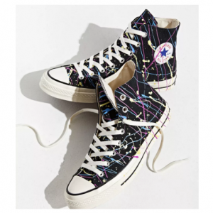 Urban Outfitters官网 Converse Chuck 70 Archive泼漆高帮帆布鞋热卖
