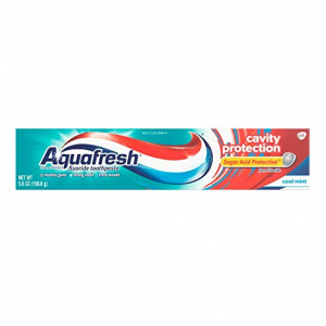 白菜價：Aquafresh 防蛀含氟3色牙膏 5.6oz @ Amazon