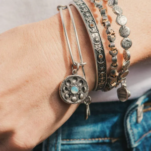 ALEX AND ANI 精选Growth + New Beginnings首饰闪促