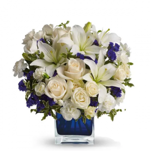 Clear Blue Skies Bouquet花束，Deluxe