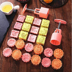 Cool Cook 卡通冰皮月饼模具套装12枚 @ Amazon