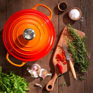 Le Creuset 心形珐琅锅具、陶瓷餐具热卖
