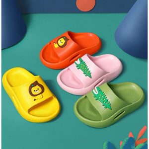 FINLEOO Kids Slide Sandals @ Amazon