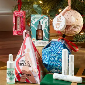 Christmas Gift Ideas Sale (Estee Lauder, Lancome, Fresh, Clinique, YSL, Armani) @ LOOKFANTASTIC UK