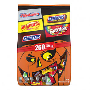 SNICKERS, SKITTLES Mixed Variety Halloween Candy 80.36oz/260 Pieces @ Amazon