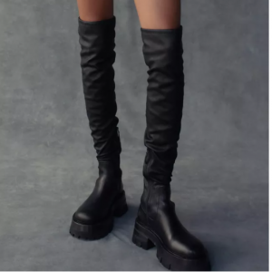 Urban Outfitters官网 UO Sabrina 过膝长筒靴66折热卖