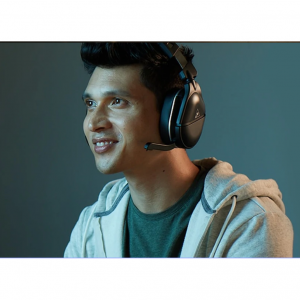 Sony PULSE 3D vs. Xbox Wireless Headset 