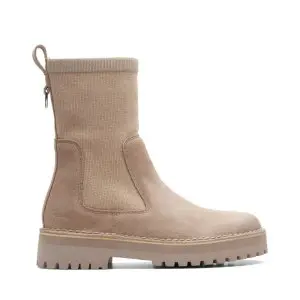 Clarks官网精选折扣区时尚服饰优惠！