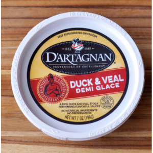 鸭肉和小牛肉半糖浆