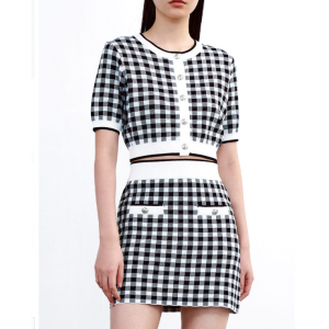 Urban Revivo Checkered 格子上衣