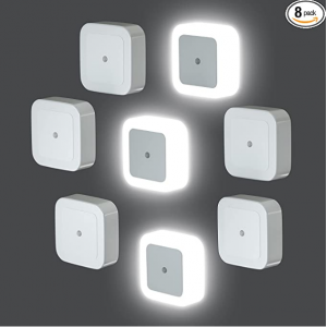 Sujeet 插座式自動感應LED小夜燈 8個裝 夜晚自動亮 @ Amazon