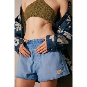 Urban Outfitters官网精选女士休闲、时尚短裤优惠！ 