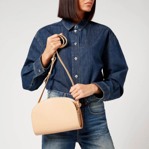 A.P.C. 女士半月报