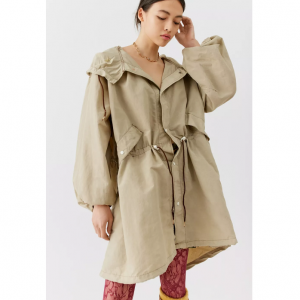 Urban Renewal Vintage Overdyed Nylon 女士大衣