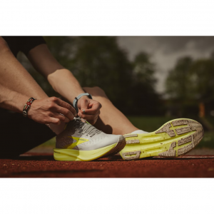 2025年10款热门适合扁平足的跑鞋推荐（附8%返利优惠）