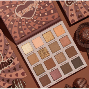 not a box of chocolates 眼影盘