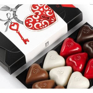 12 颗甜美心形巧克力 | 138 x 88 x 20 mm | 105 g