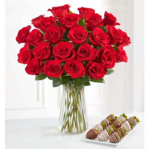 24 朵帶花瓶的紅玫瑰和 12顆淋醬草莓