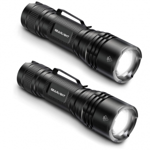 限今天：GearLight LED 防水戶外手電筒和補光燈促銷 閱讀燈2個$14 @ Amazon