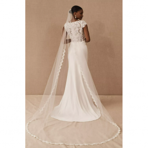 Scalloped Cathedral 超长拖地头纱