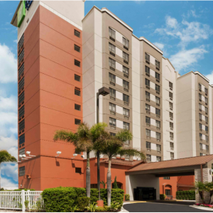 10% off Holiday Inn Express & Suites Nearest Universal Orlando @IHG