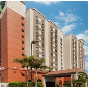 Holiday Inn Express & Suites - an IHG Hotel from $116 @Booking.com