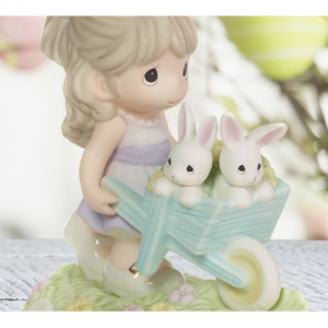 Decorate for Easter @ Precious Moments