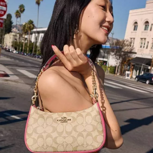 Coach Outlet Think Pink: Extra 20% Off Select Styles 