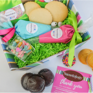 Best Cookie and Cupcake Decorating Kits @ Sweetology