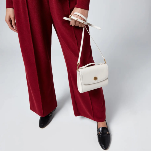 Coach 蔻驰斜挎包