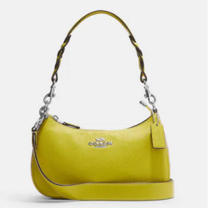 Extra 15% Off Coach Teri Shoulder Bag In Signature Canvas @ Coach Outlet