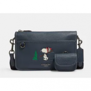 【COACH X PEANUTS】ヘリテージ コンバーチブル クロスボディ・スヌーピー モチーフ