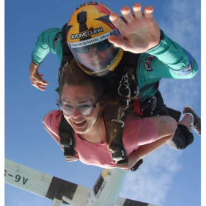 GetYourGuide - 迪拜：棕櫚島雙人跳傘體驗，現價$653.13 