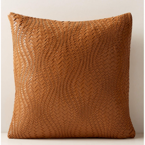 流织棕色皮革抱枕，带羽绒替换垫片 18英寸