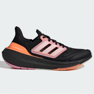adidas Ultraboost 轻跑鞋