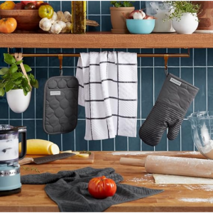 KitchenAid Onion Quilt KT OM PH Kitchen Towel, Oven Mitt & Potholder Set, Charcoal Grey @ Amazon