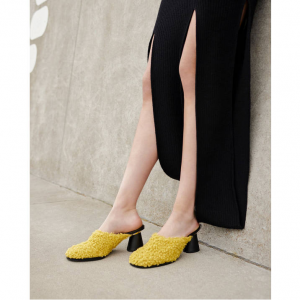 Charles & Keith Medina Furry Cylindrical 高跟穆勒鞋