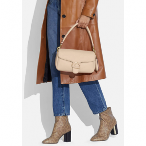 Coach Tabby 26 枕头挎包