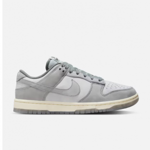 Nike Dunk Low 板鞋