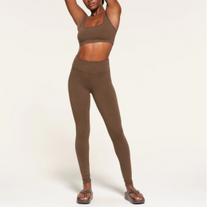 SKIMS OUTDOOR HIGH-WAISTED 紧身裤