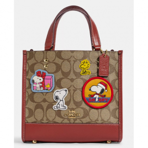 【COACH X PEANUTS】デンプシー トート 22・シグネチャー キャンバス・パッチ