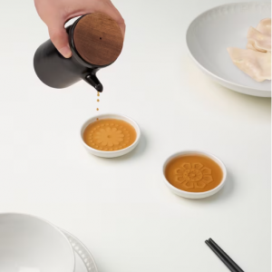 FÖSSTA 酱汁盘，2 件套，白色/徽章图案